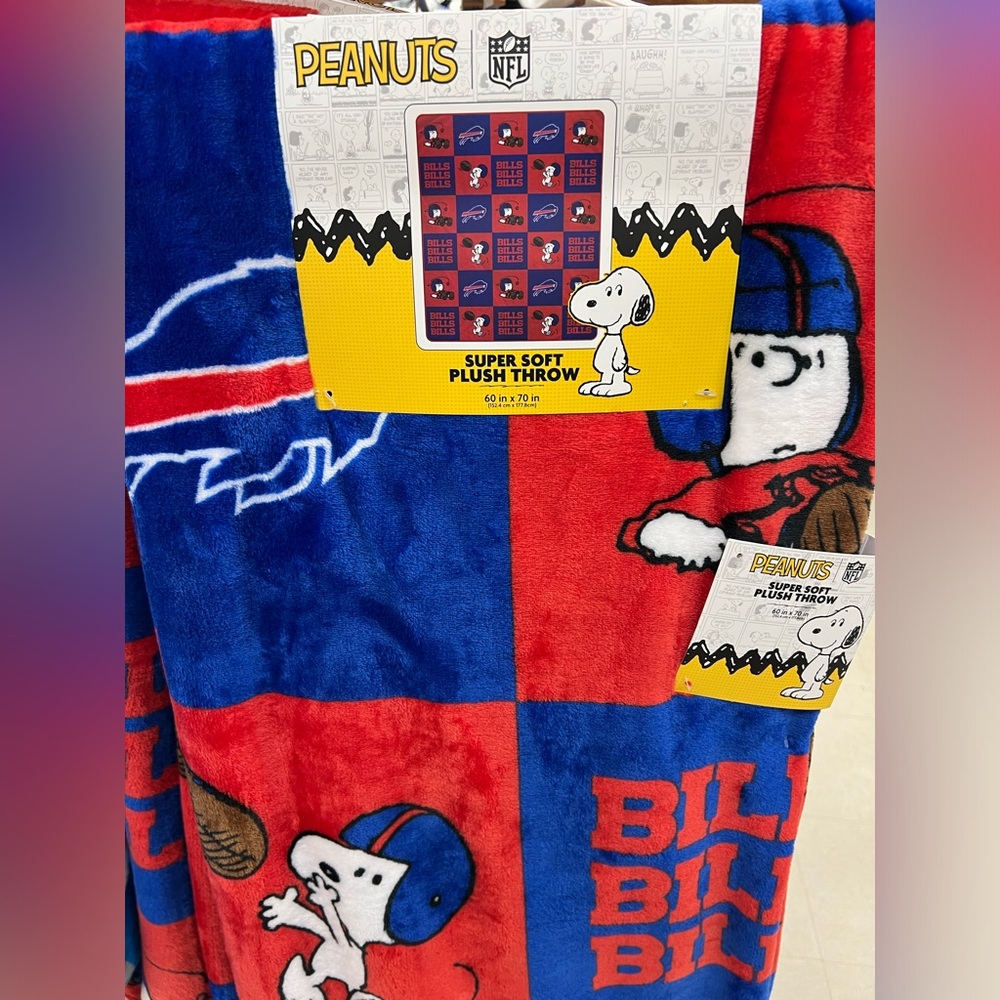 Peanuts Snoopy Buffalo Bills Red and Blue Plush Throw blanket
